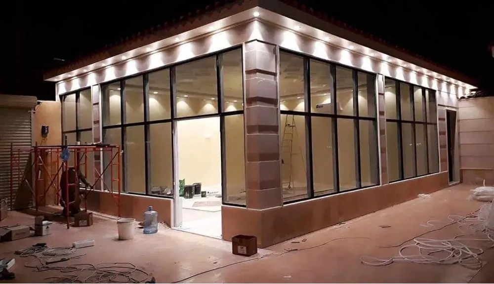 مقاول بناء غرف إضافية خارجية وملاحق للاستراحةفي حي الملقا 