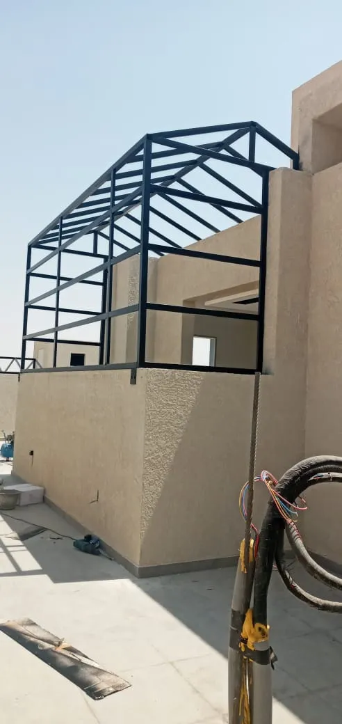 مقاول بناء غرف إضافية خارجية وملاحق للاستراحةفي حي الملقا 