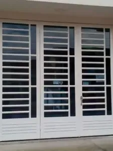 حداد متنقل:لتركيب الأبواب والشبابيك ونوافذ في شمال الرياض 