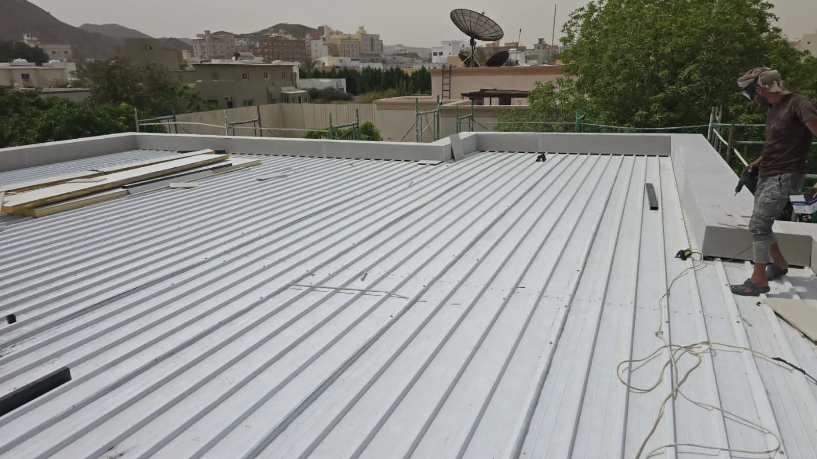 مقاول بناءجداران اسمنت بورد وسقف سندويش بنل بشمال الرياض 