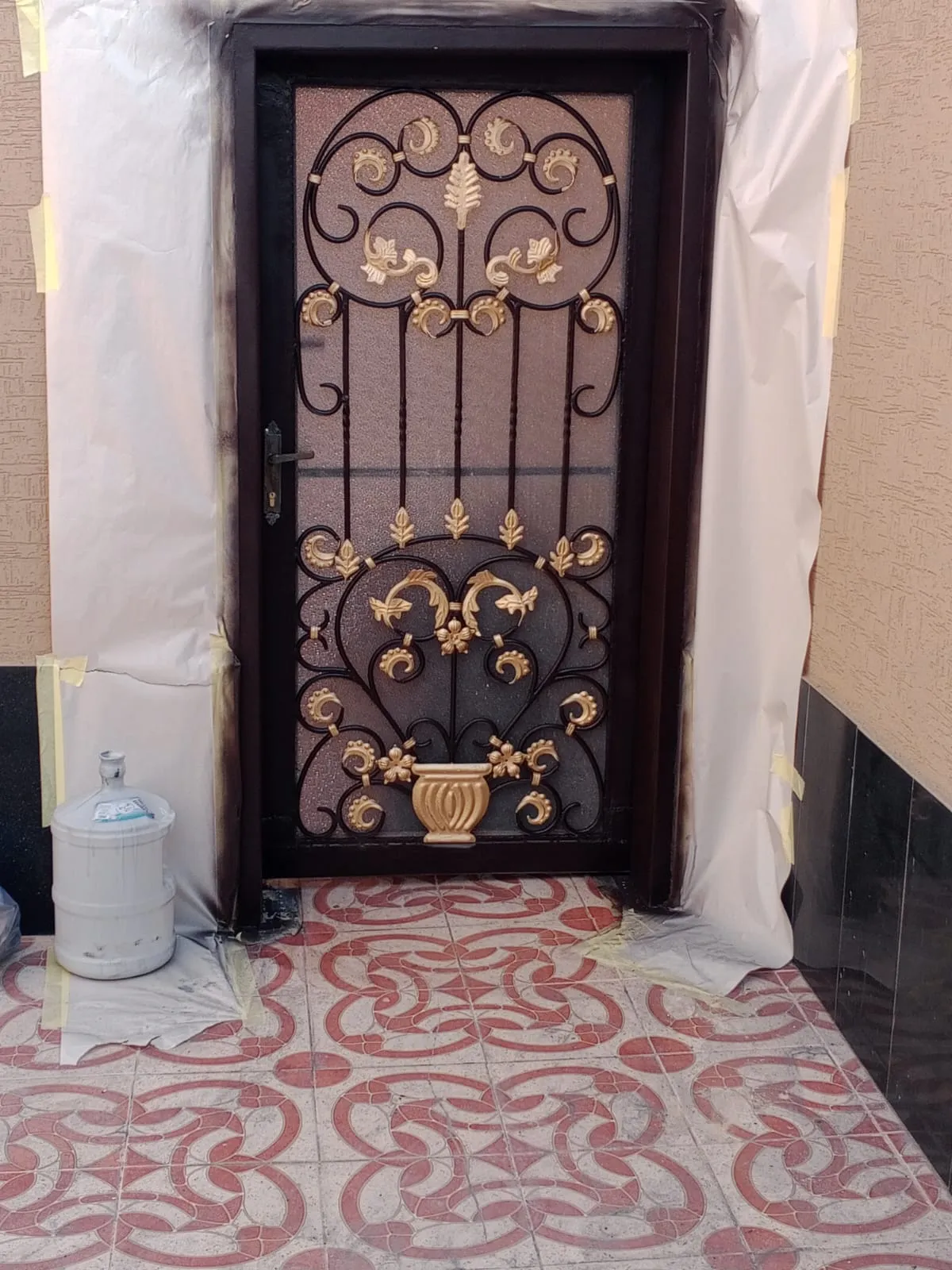 حداد أبواب منازل وفلل في حي العارض: أبواب حديد مودرن وكلاسيك