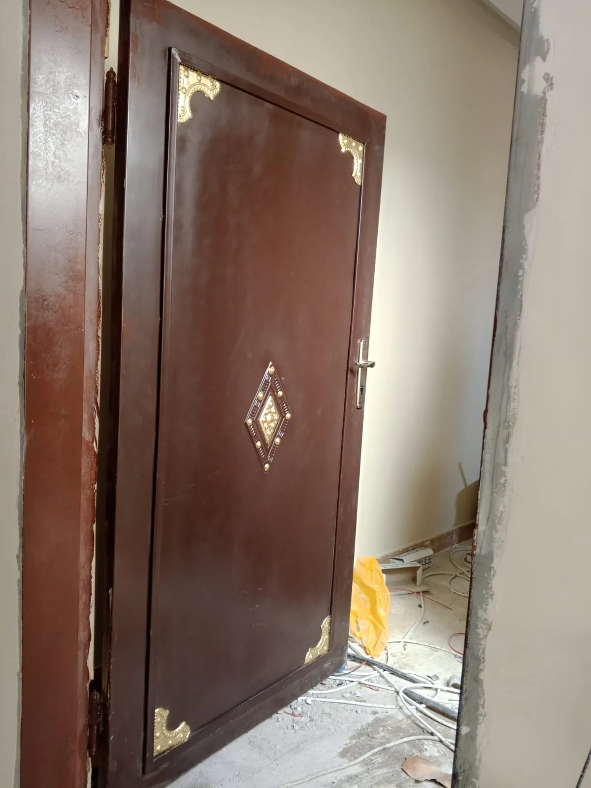 حداد أبواب منازل وفلل في حي العارض: أبواب حديد مودرن وكلاسيك